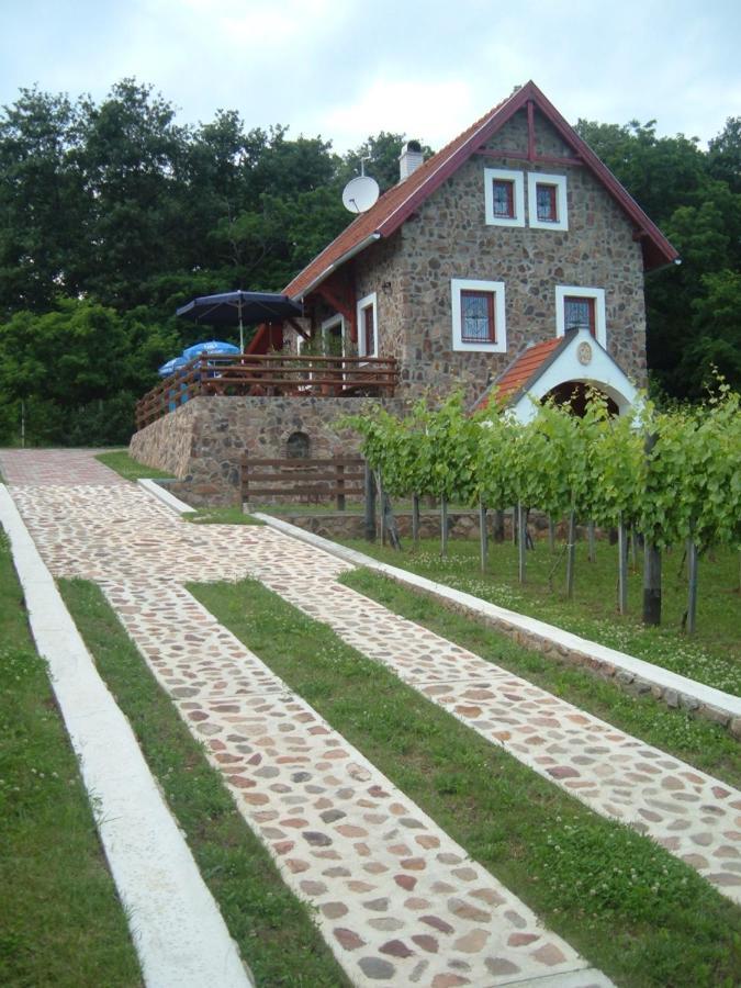 Szent Orbán Vendégház Abrahamhegy Exterior foto